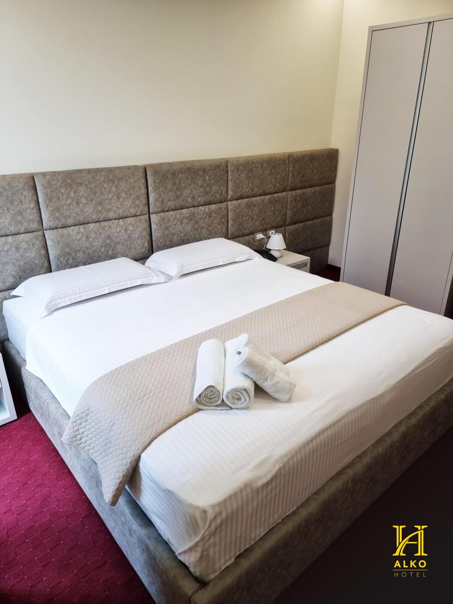 Alko Hotel Shkodër Exteriör bild
